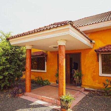 Yellow Star Hostel Kâmpôt Zewnętrze zdjęcie