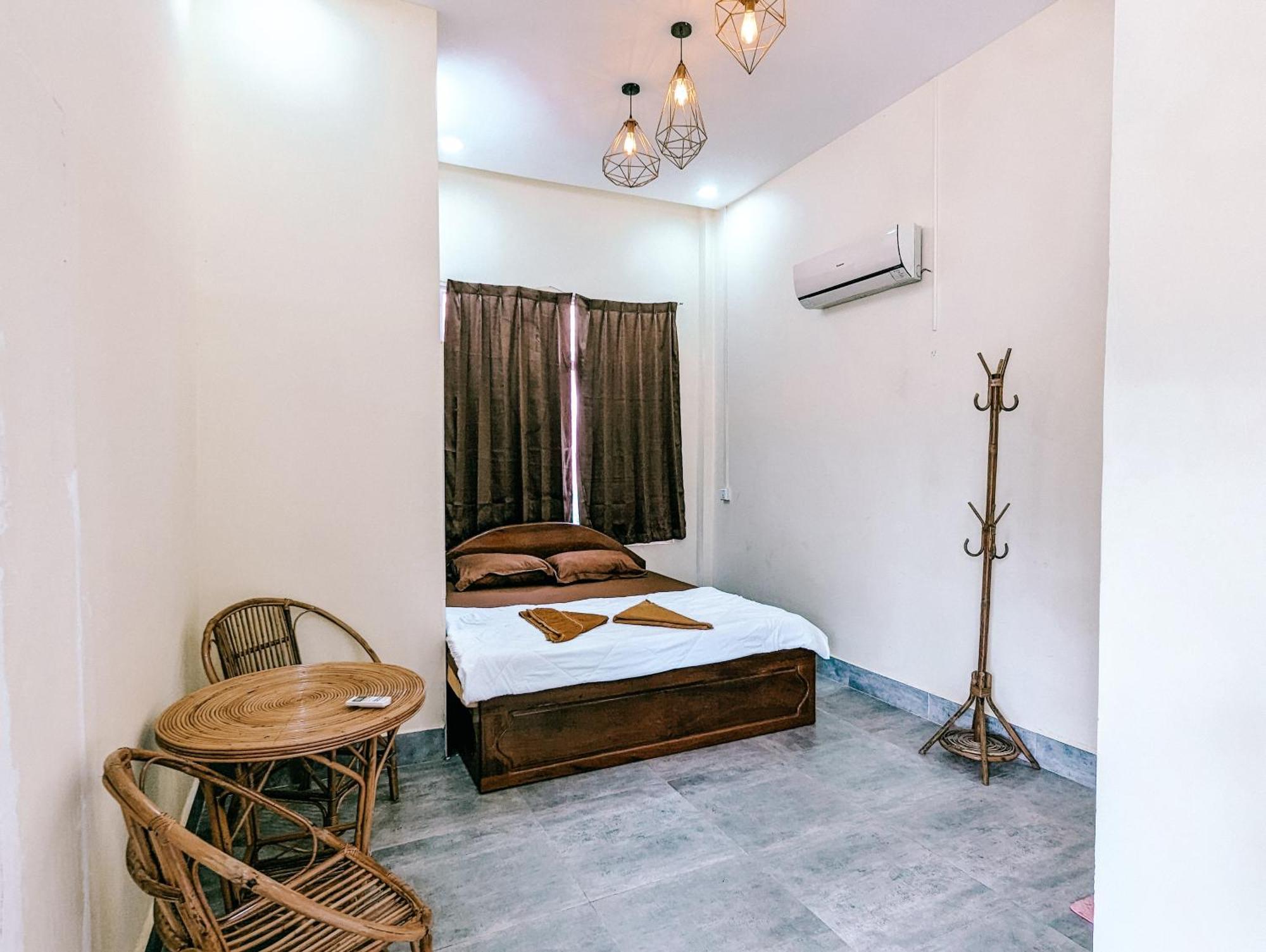 Yellow Star Hostel Kâmpôt Zewnętrze zdjęcie